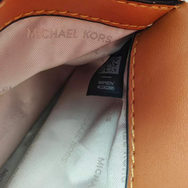 Picture of Michael Kors Wallets _SKUfw242017912fw